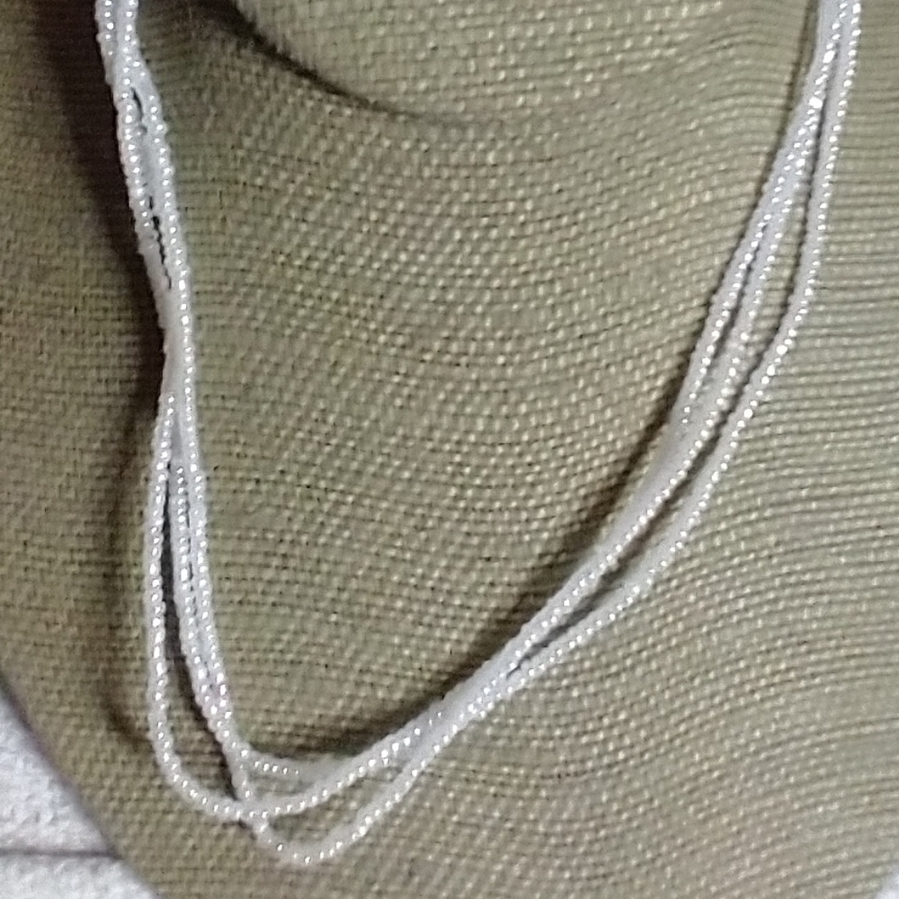 Triple layer white seed beads necklace barrel clasp